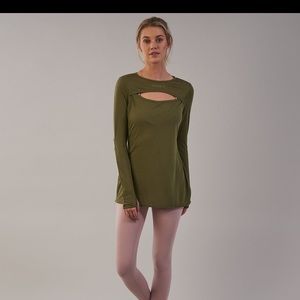 GYMSHARK cut out long sleeve in Khaki(olive) S